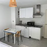 Joli Studio, Quartier Du Port Apartment Nizza