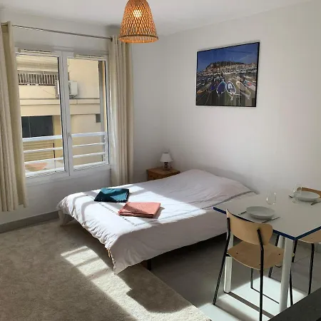 Joli Studio, Quartier Du Port