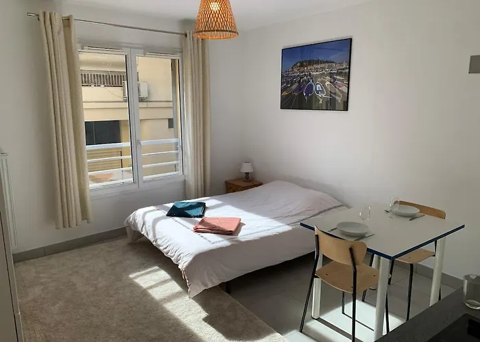 Joli Studio, Quartier Du Port